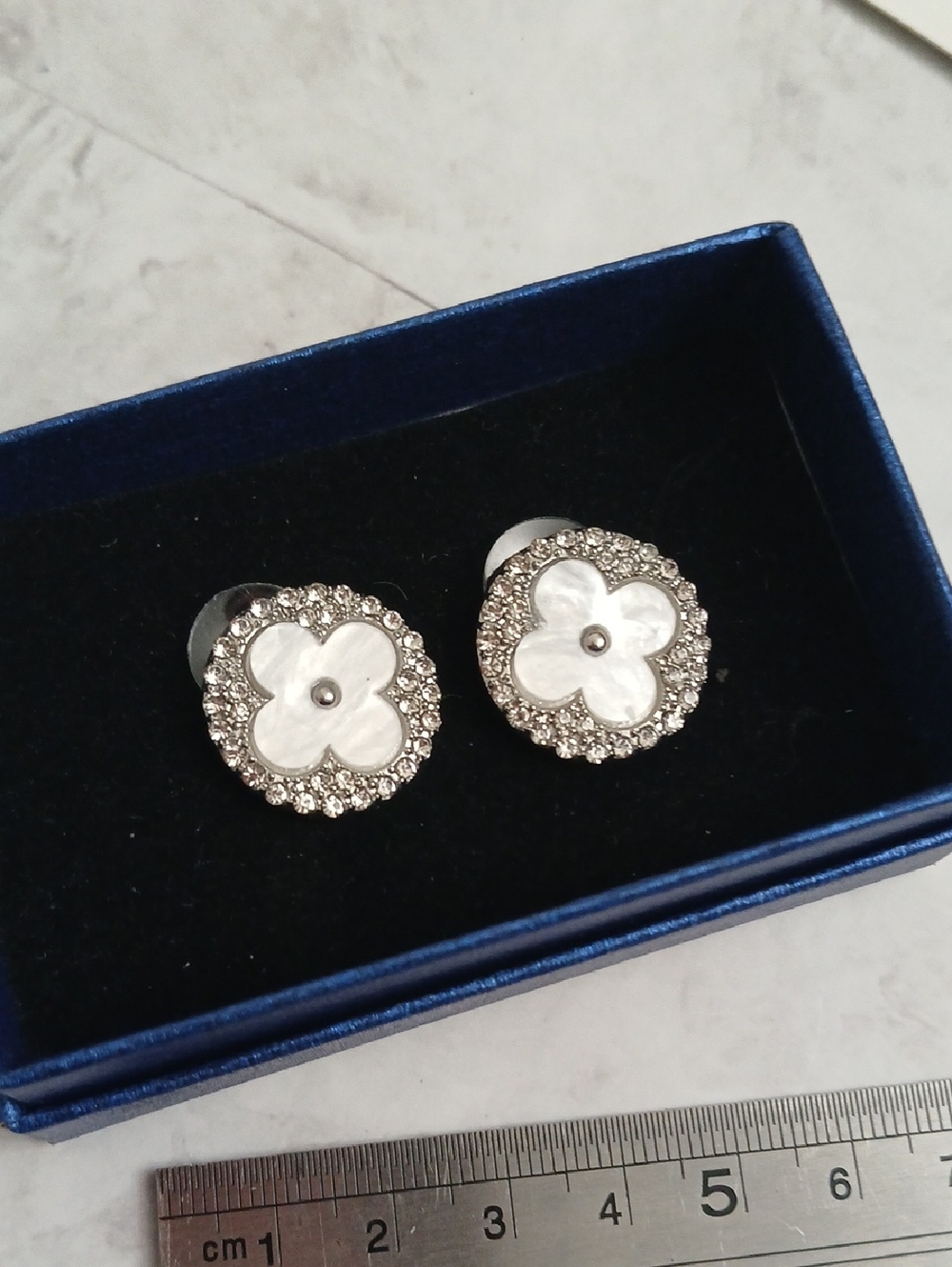 Women’s White Mother-of-Pearl Floral Clover CZ Stud Earrings